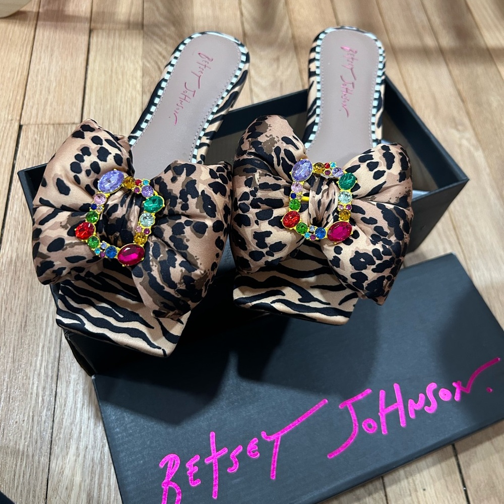 Betsey Johnson leopard sandal